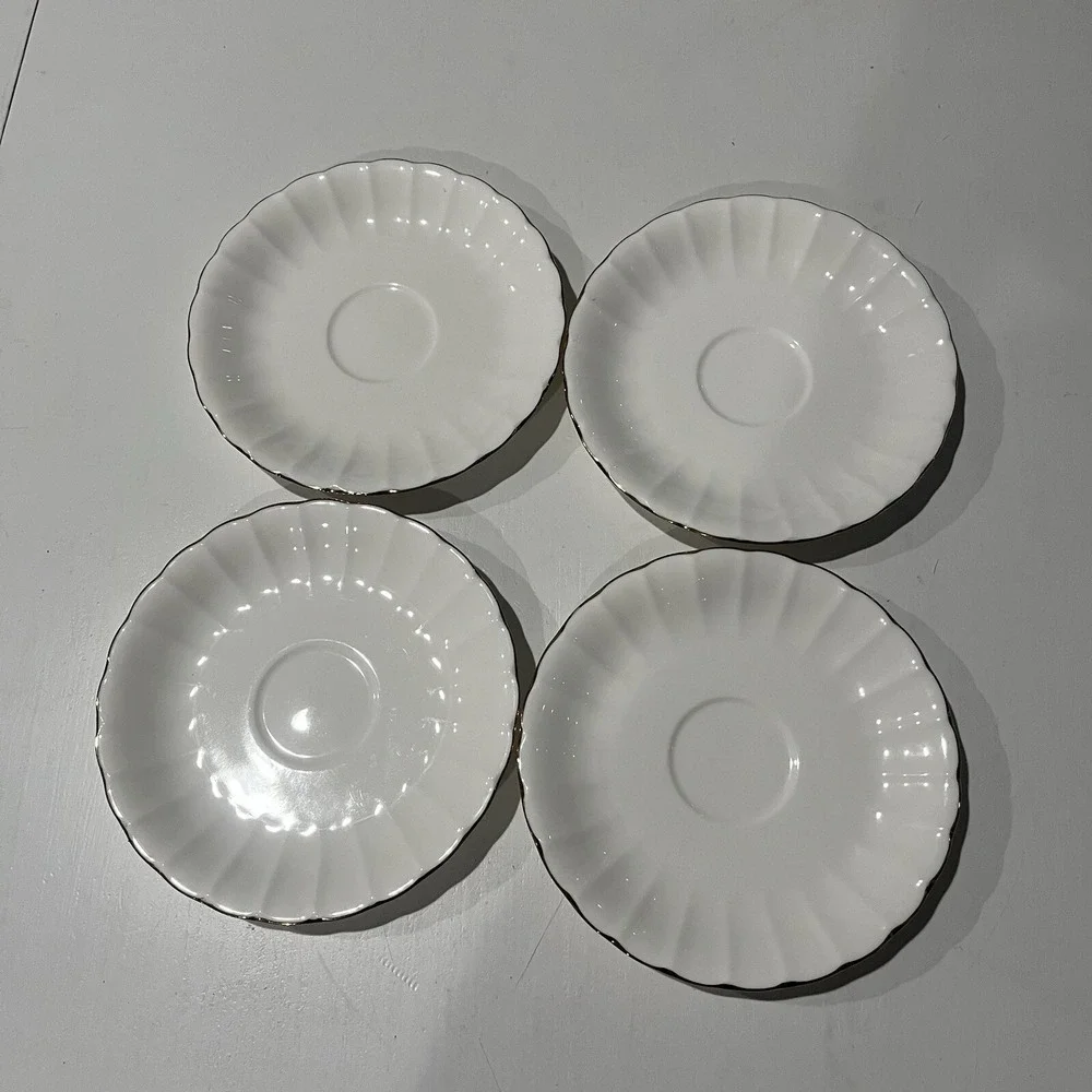 Refine Hoya Bone China White‎ Dessert Plates White Gold Rim Embossed 4 Total 6